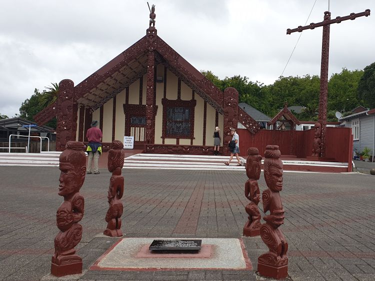 Mother Earth is cooking: Roturua | 1<br /><small>Marae</small>