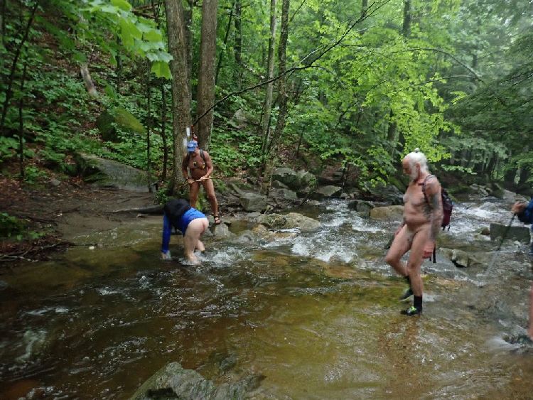 Naked Hiking Day in Vermont: Heute hatten einige Schwierigkeiten damit.