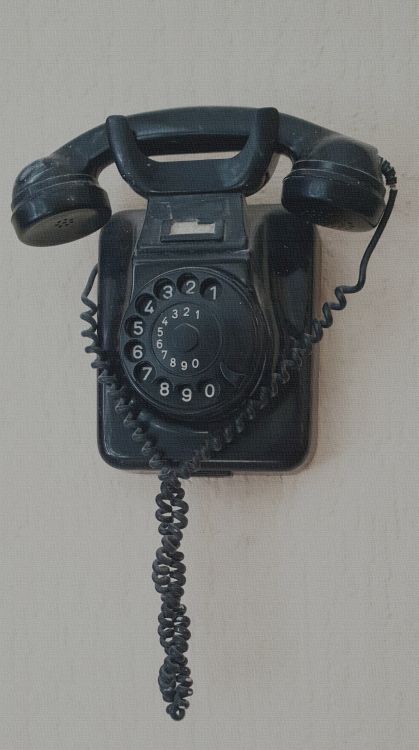 4 May, Inhouse: Landline telephone, old style | 3