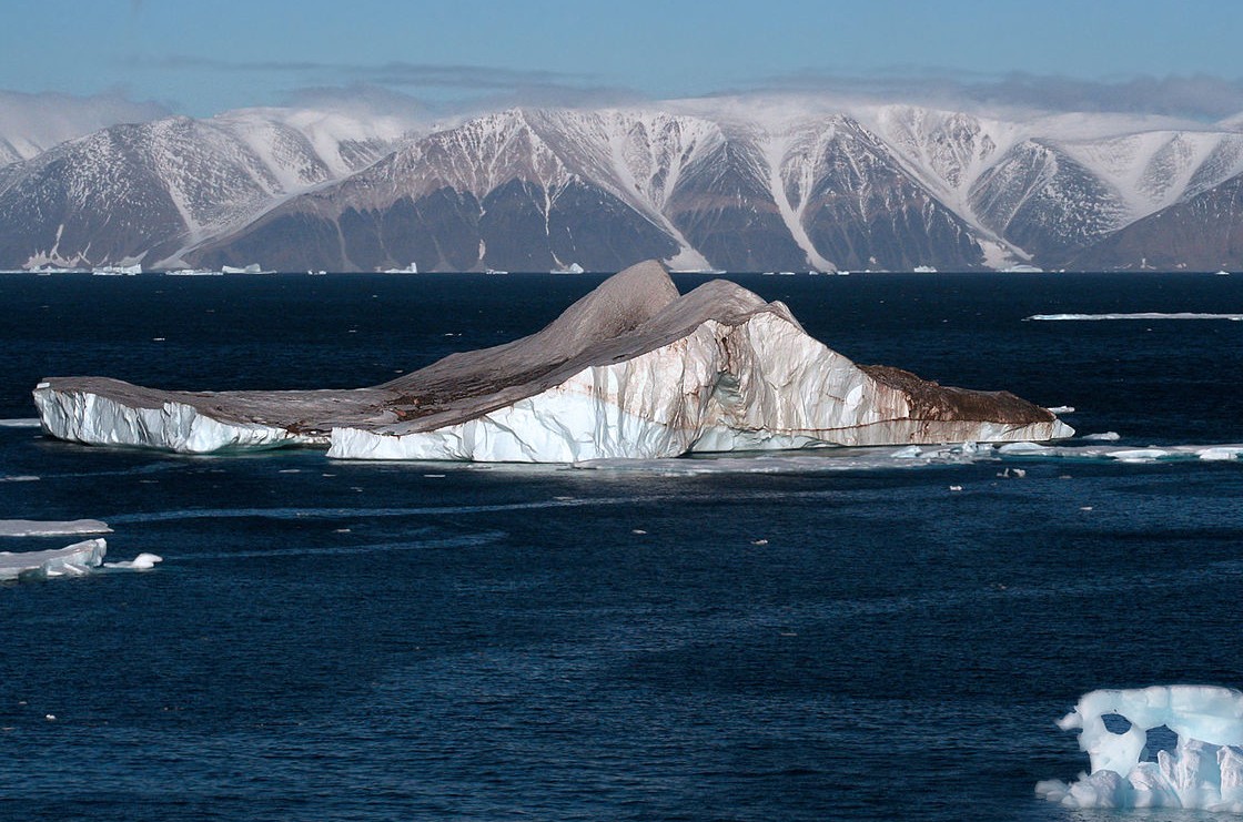 Eisberg am Rande der Arktis