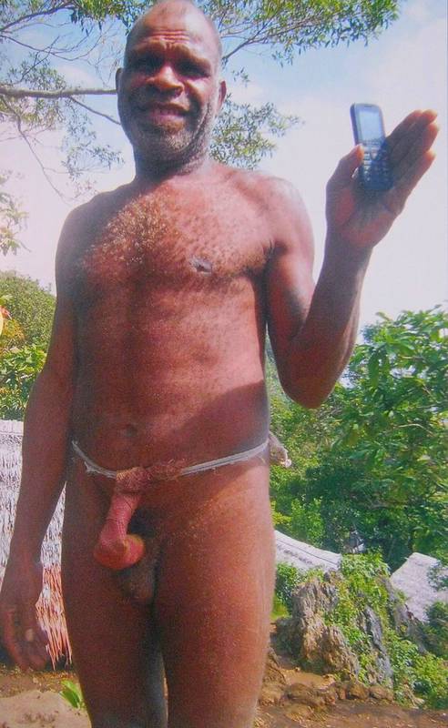 Mann im Dorf Bunlap im Osten der Pfingst-Insel (Vanuatu). Lizenz: durch wikimedia commons
