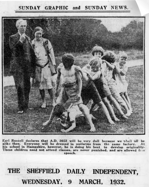 Zeitungsausschnitt 1932: Betrand Russell und Dora Black mit Schulkindern. Public Domain