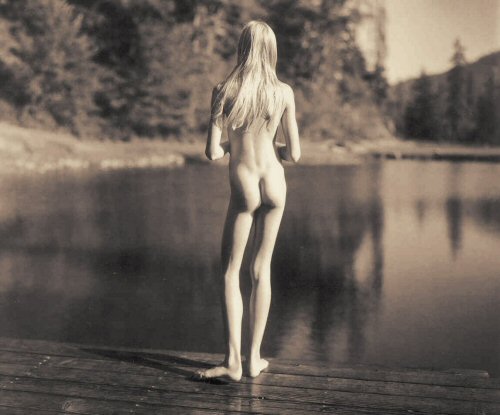 Am See, ein Mädchen © Jock Sturges