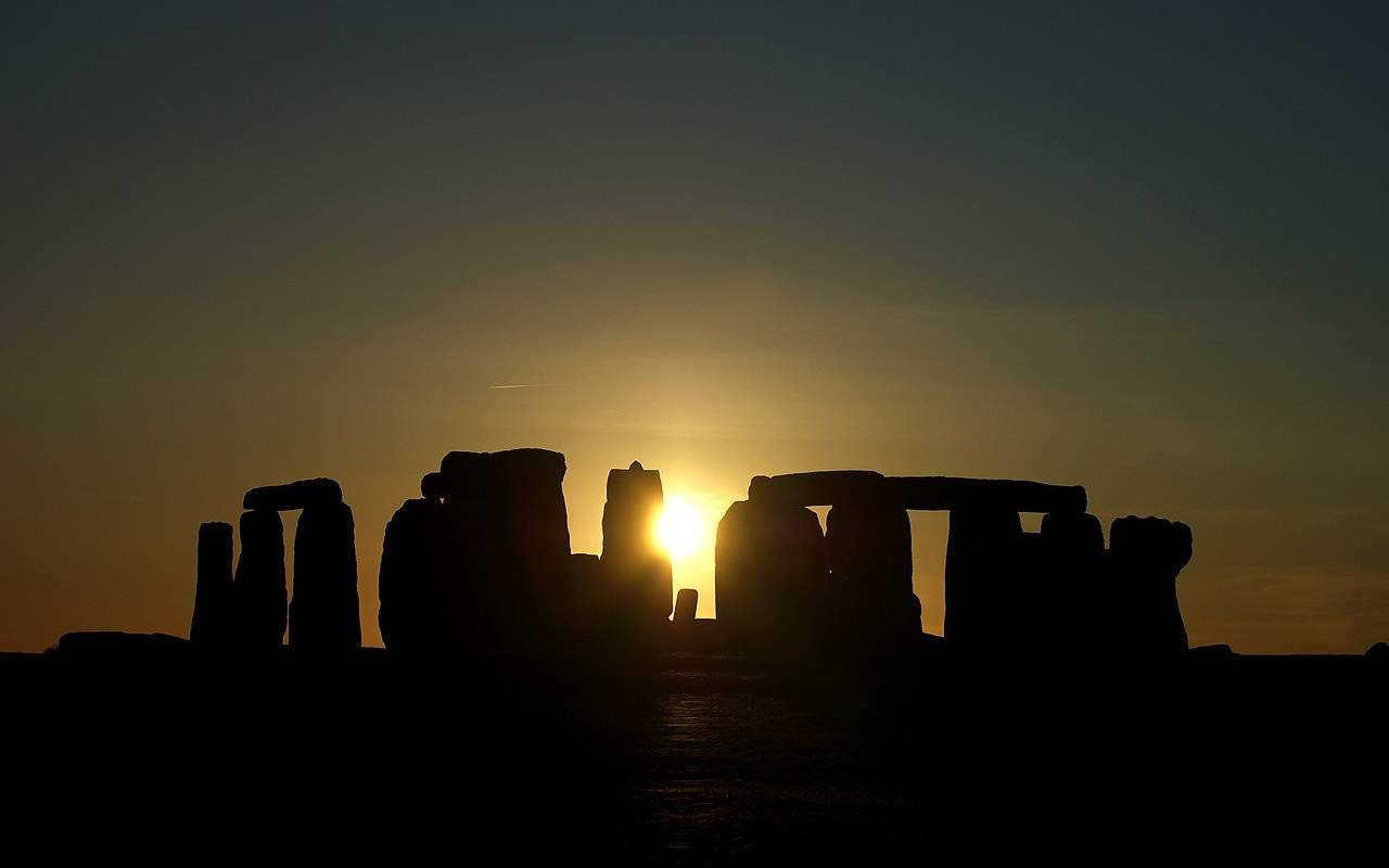 Stonehenge - Verehrung der Götter des Lichts. Author  Andy Powell. Creative Commons via wikimedia